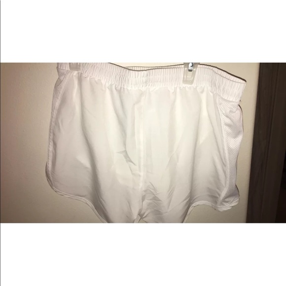 Under armor white running shorts for women - Picture 5 of 7